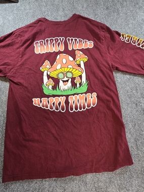 Trippy Mushroom Graphic Tee Mens L Maroon Distressed Reworked Streetwear Shirt